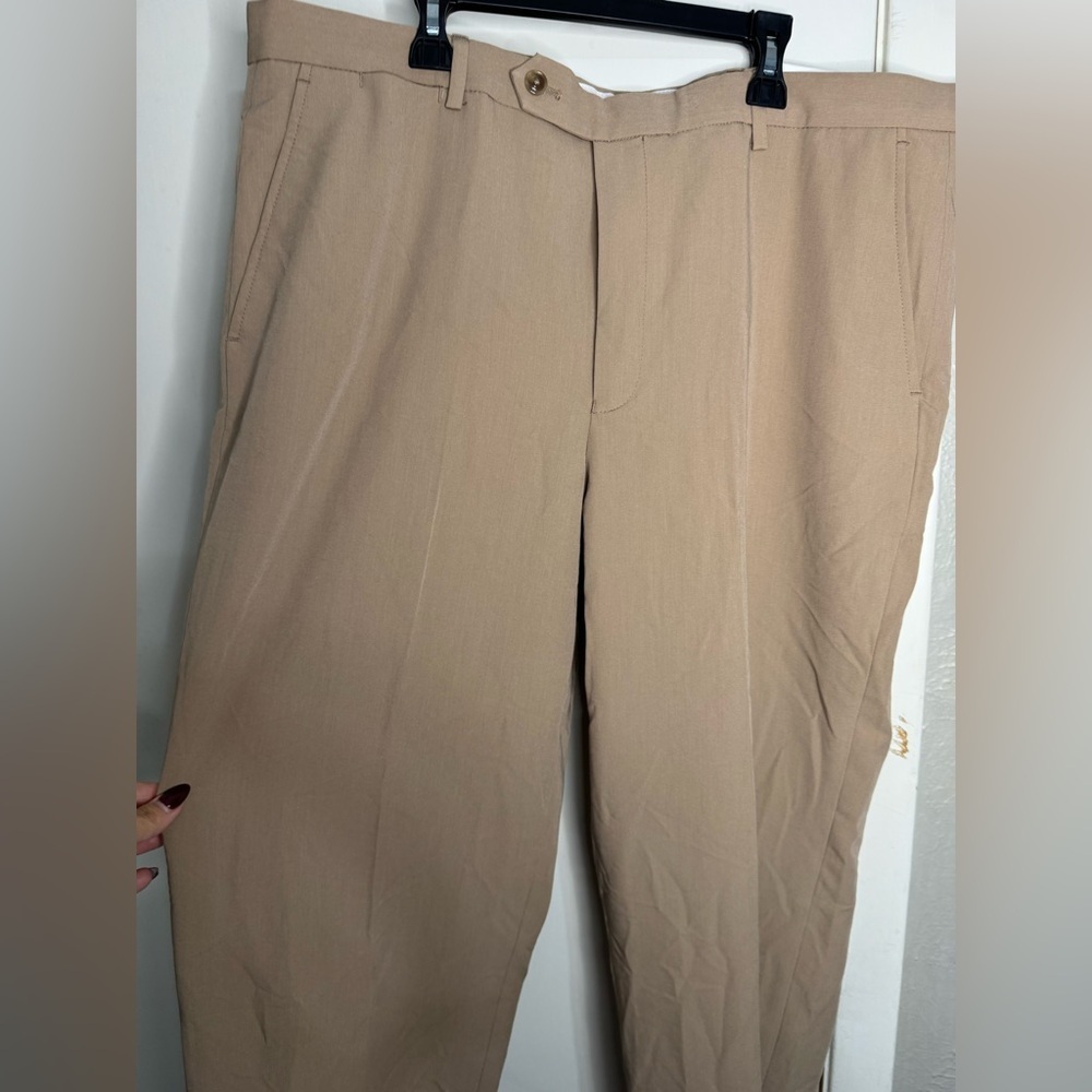 Nautica Men's Anchor Pants in Camel. Size 38/32